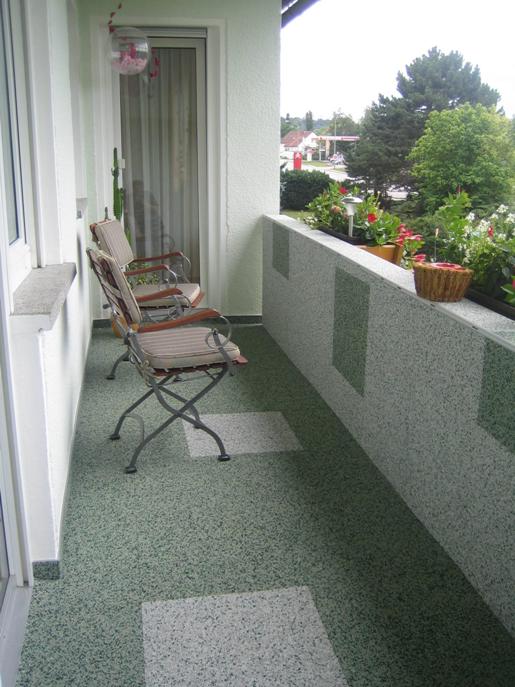 Balkon mit Brüstung