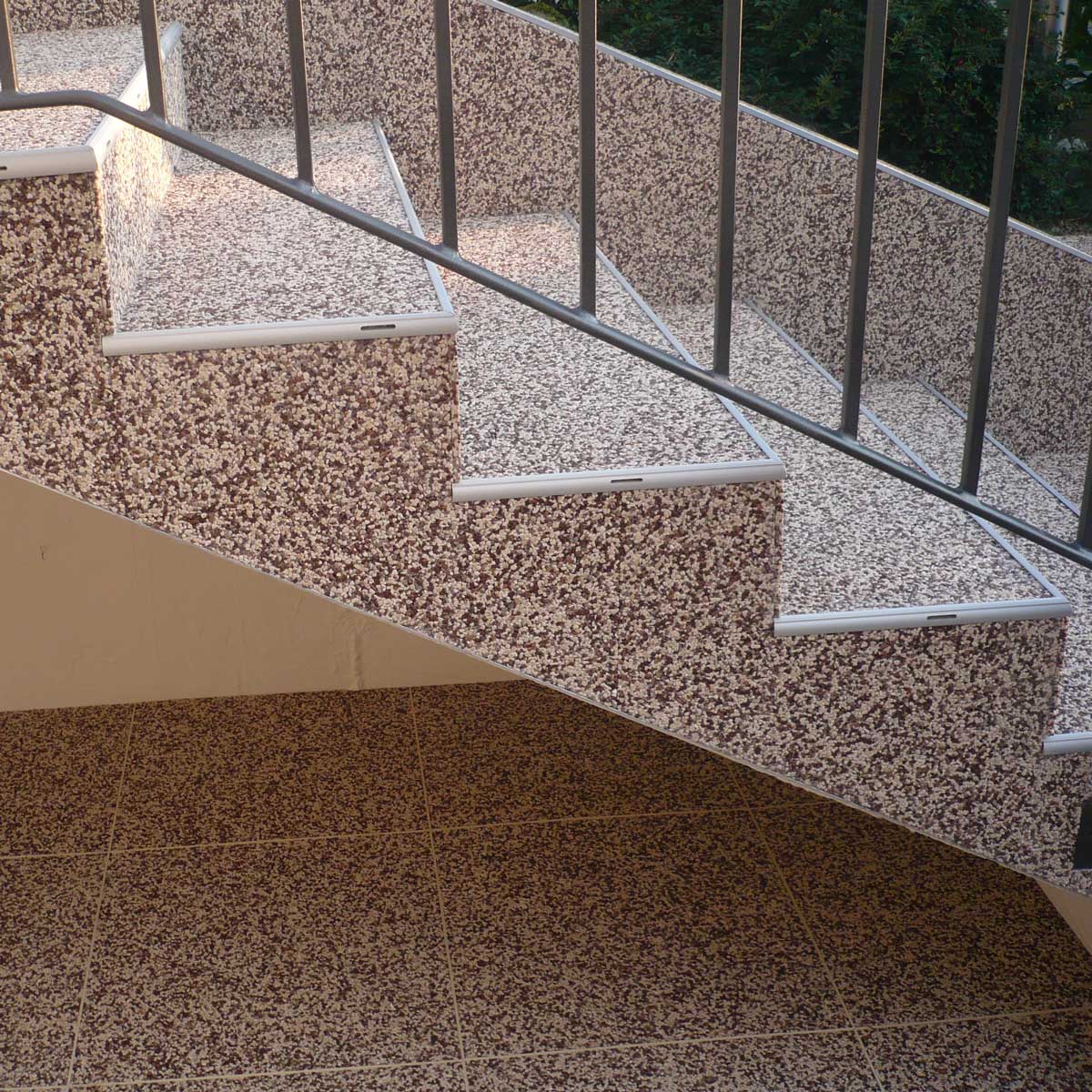 RENOfloor Steinteppich Treppe-Projekt — Kundenreferenz