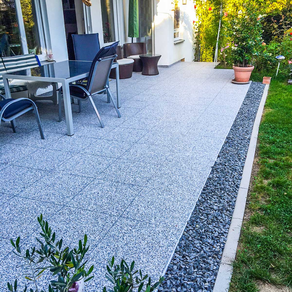 RENOfloor Steinteppich Terrasse-Projekt — Kundenreferenz