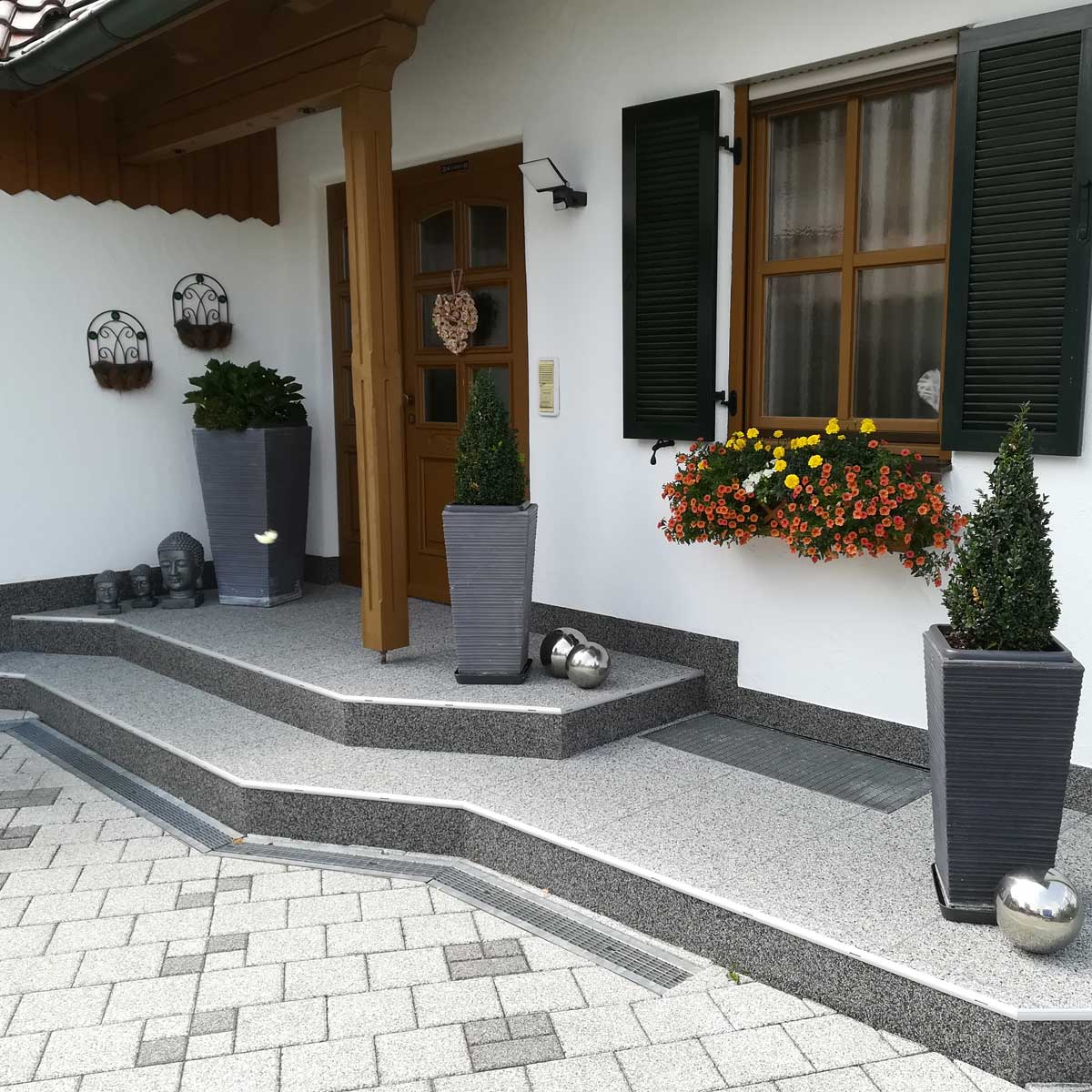 RENOfloor Steinteppich Treppe-Projekt — Kundenreferenz